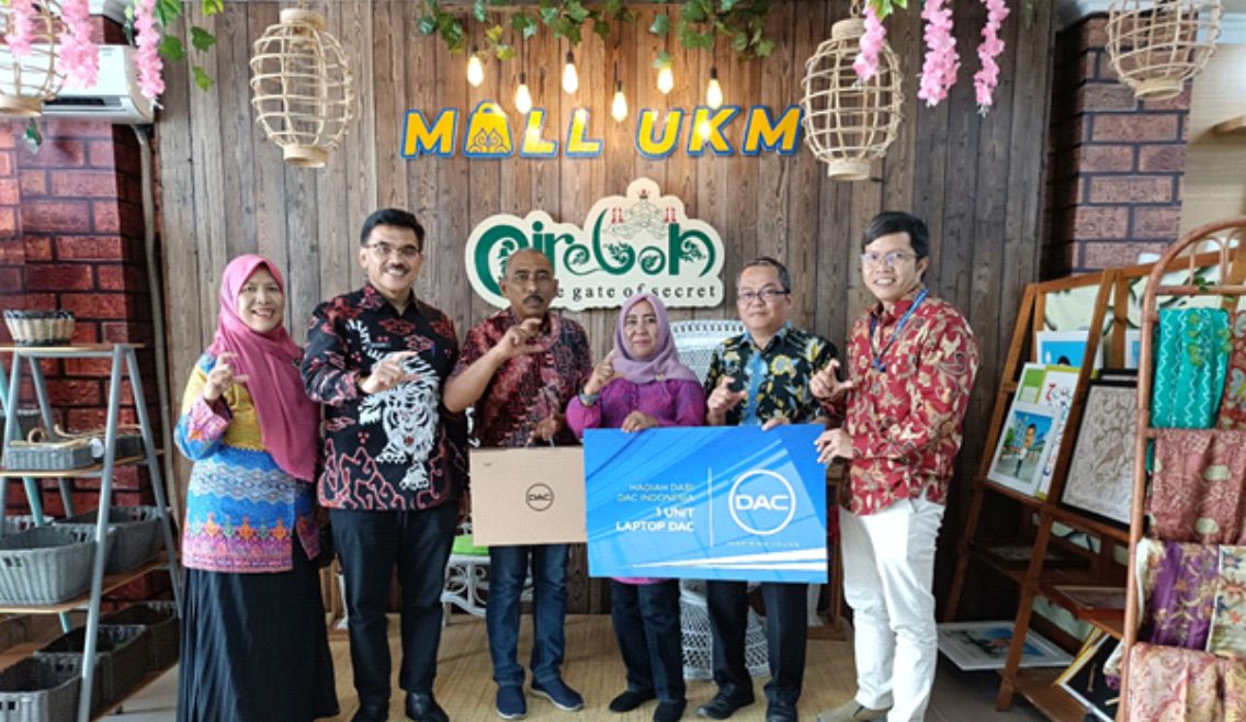 Dukung Kemajuan UMKM Cirebon, DAC Beri Hadiah Laptop